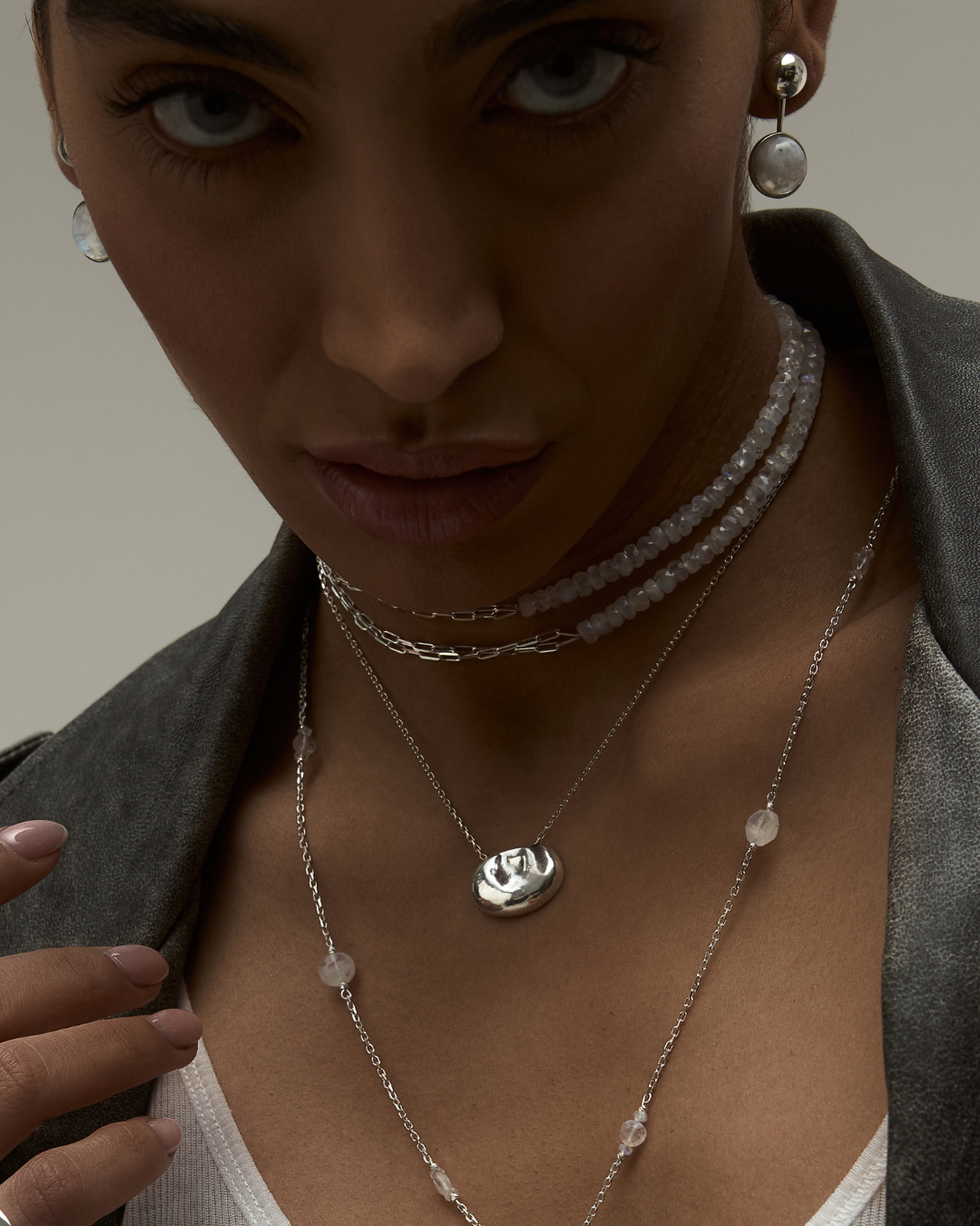 Grace Curve Pendant