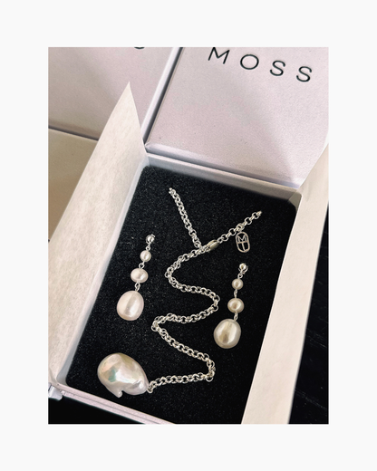 Aurora Pearl Necklace