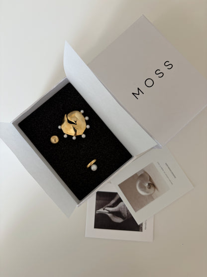 Luna Pearl Earrings