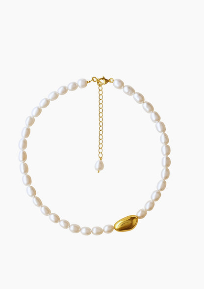 Curve Pearl Choker